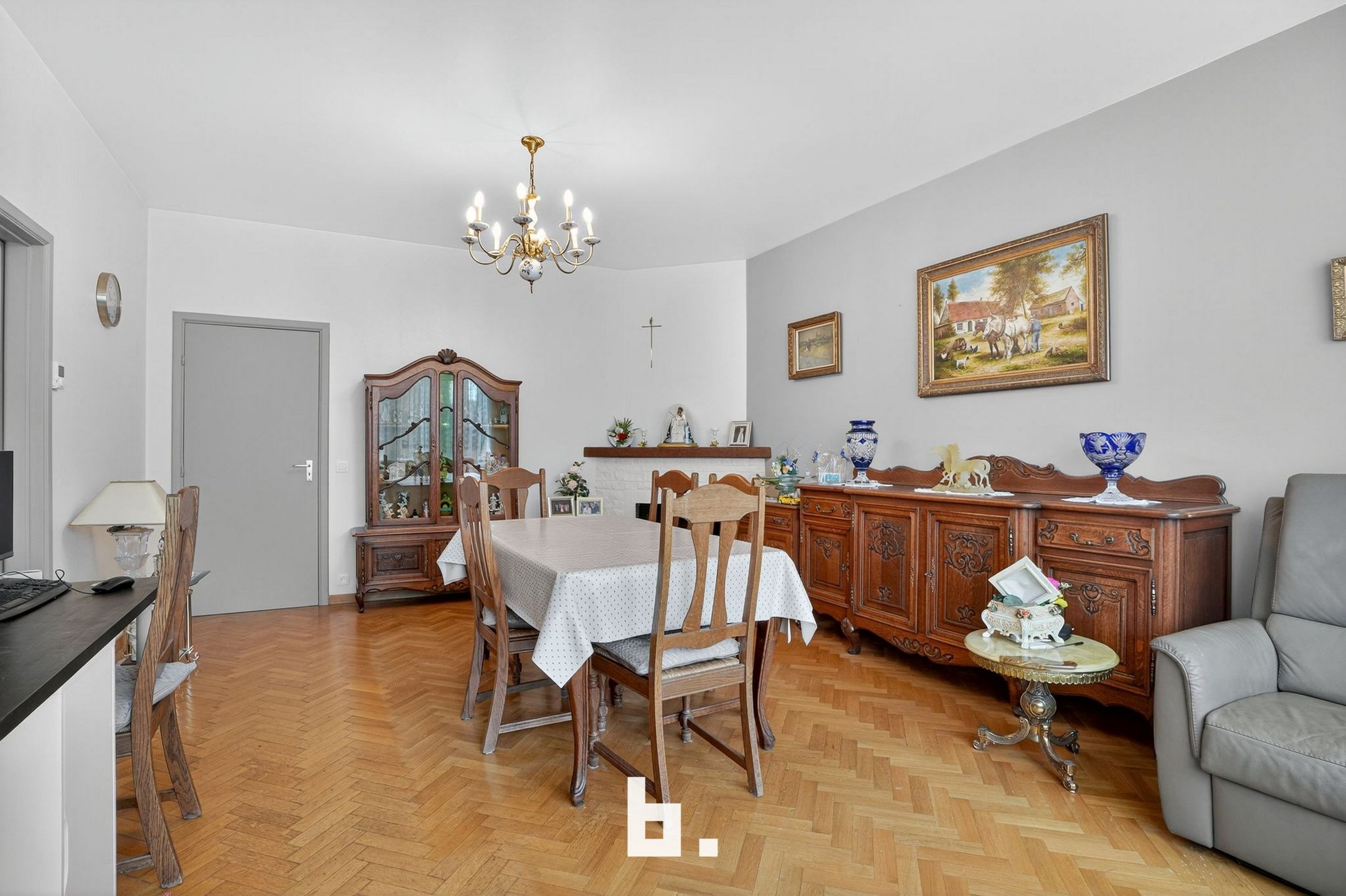 Verzorgd appartement met twee slaapkamers in hartje Roeselare! - foto 5