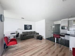 Te huur: modern open appartement in Strombeek-Bever, op een centrale locatie nabij openbaar vervoer en scholen.Dit appartement, gebouwd in 2014,...