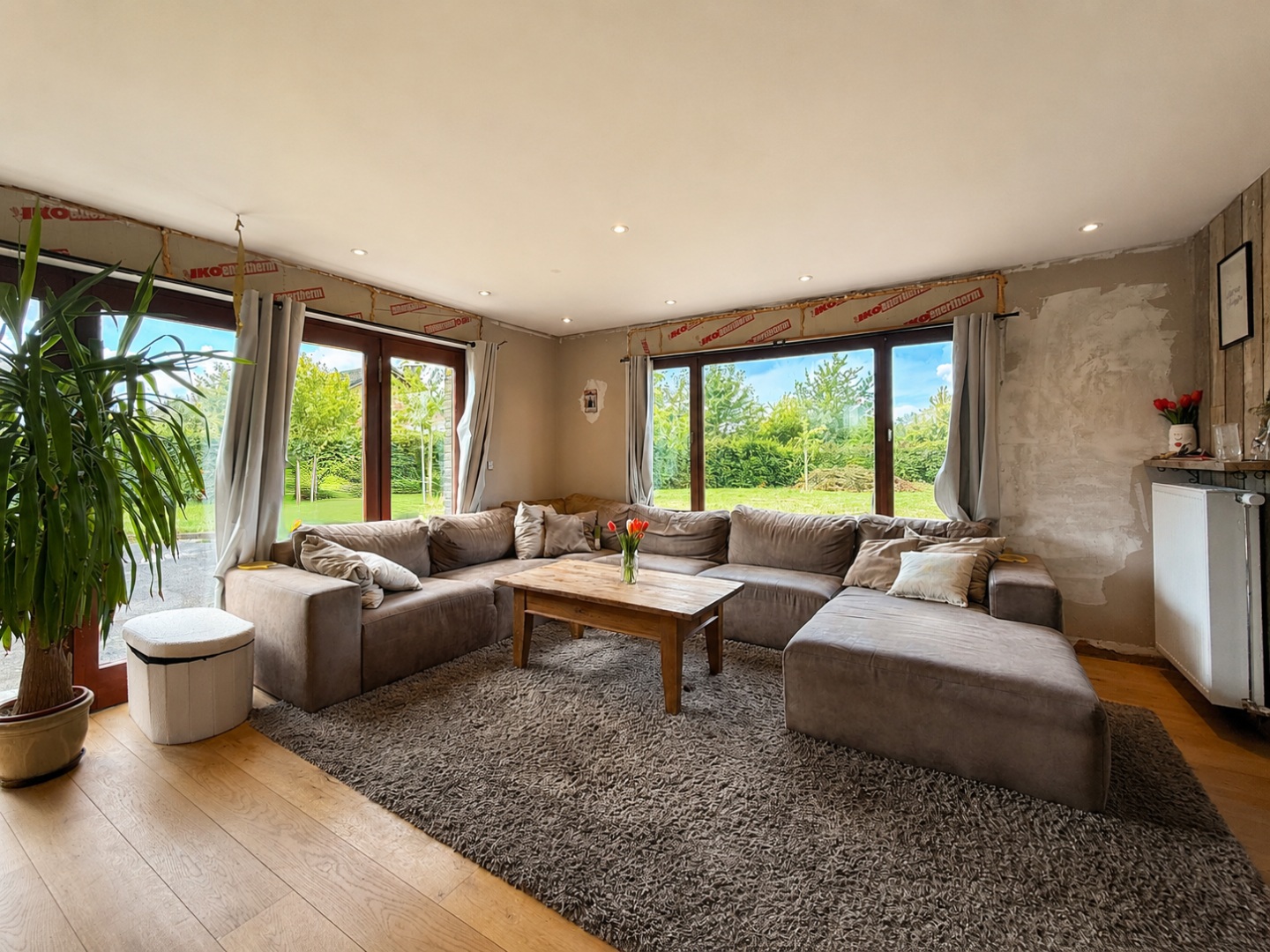Te koop, ruime villa met prachtige verzichten en veel woon- en werkruimte - foto 4