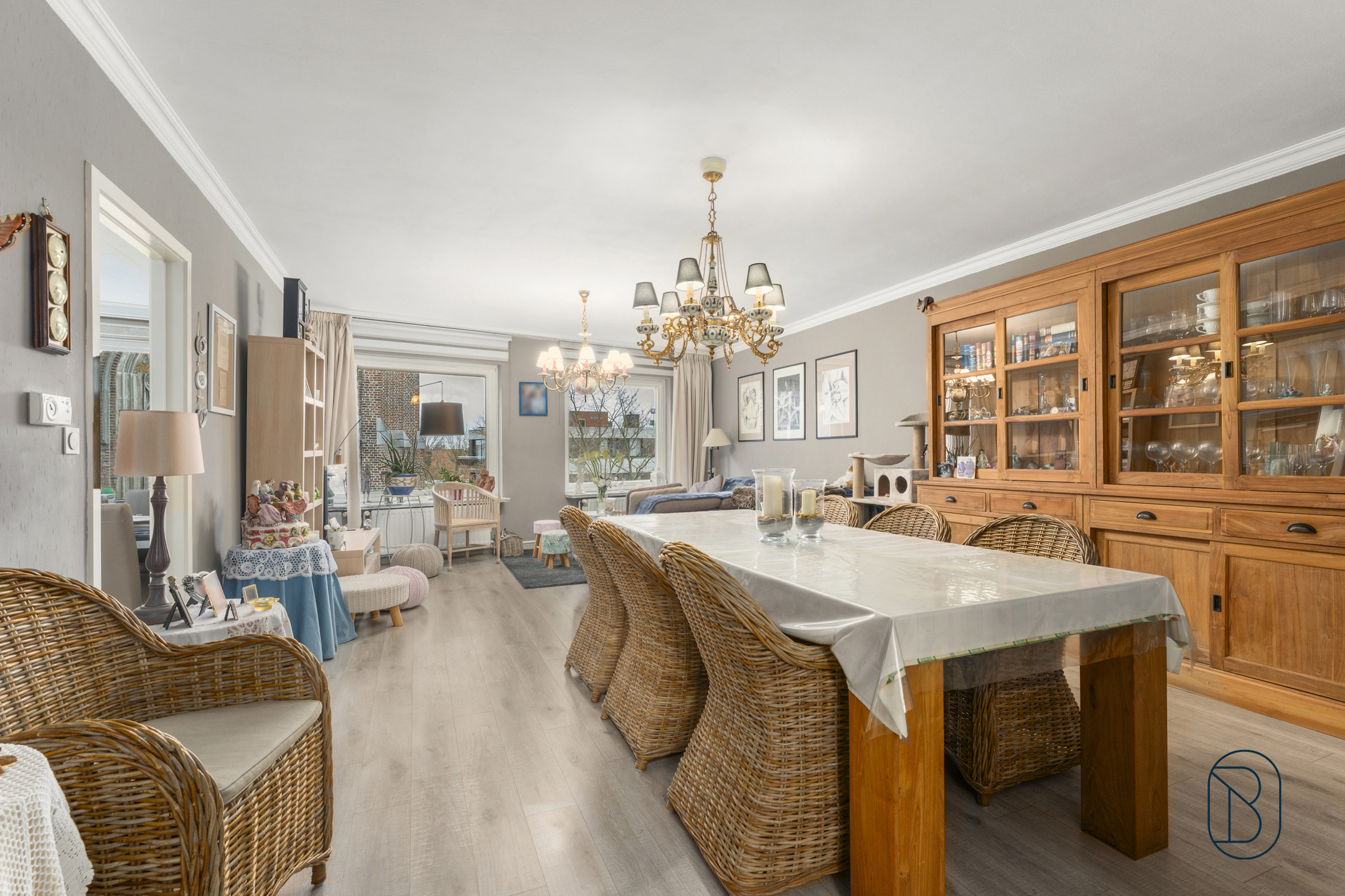 ZONNIG en INSTAPKLAAR appartement met 2 SLK en staanplaats - foto 1