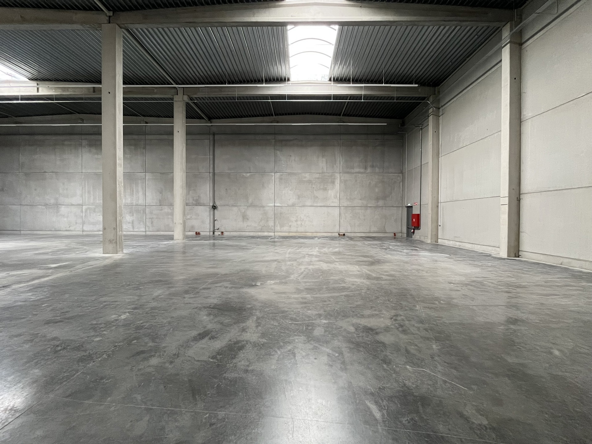 Bedrijfsgebouw te huur met zicht op E40 te Erembodegem - foto 4
