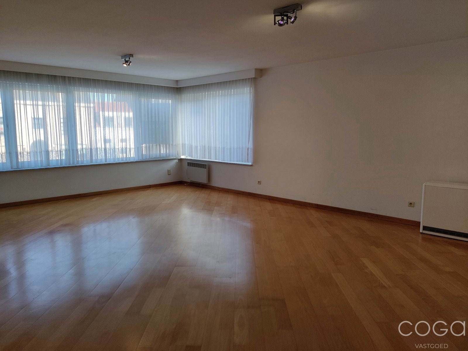 ruim appartement met drie slaapkamers, terras en garage - foto 5