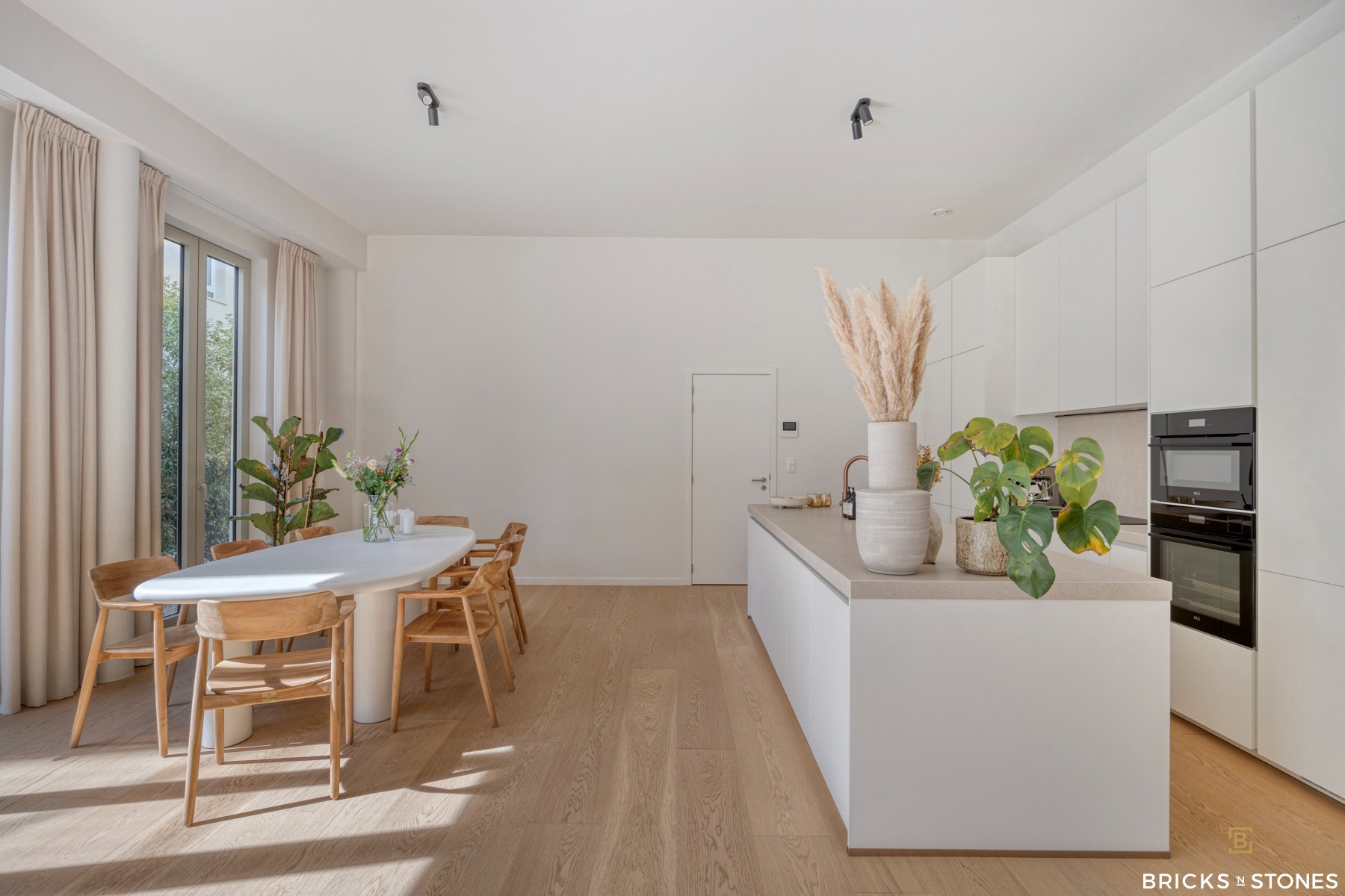 Verborgen parel: gelijkvloers appartement met terras - foto 3