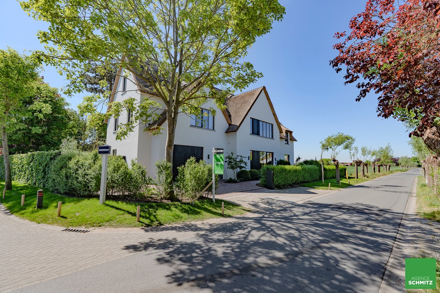 Prachtige nieuwbouwvilla met 6 slaapkamers, 5 badkamers en een fantastisch open zicht over de velden, gelegen op slechts enkele minuten van het Zoute en het centrum van Knokke. - foto 2