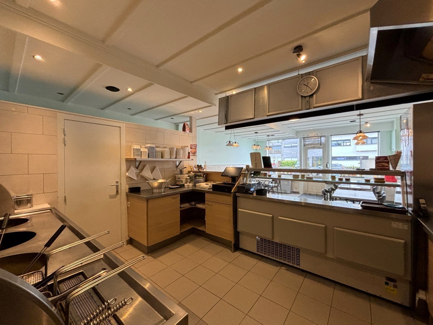 Frituur met volledige inboedel en bovengelegen appartement in Leopoldsburg - foto 5