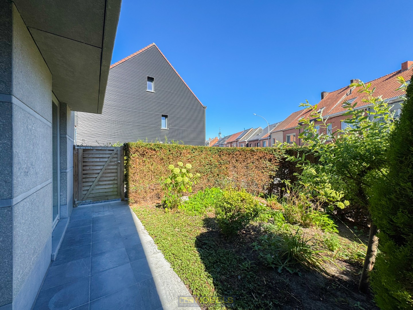 Te koop, energiezuinig 2-slaapkamer appartement inclusief garage en tuin te Zottegem - foto 2