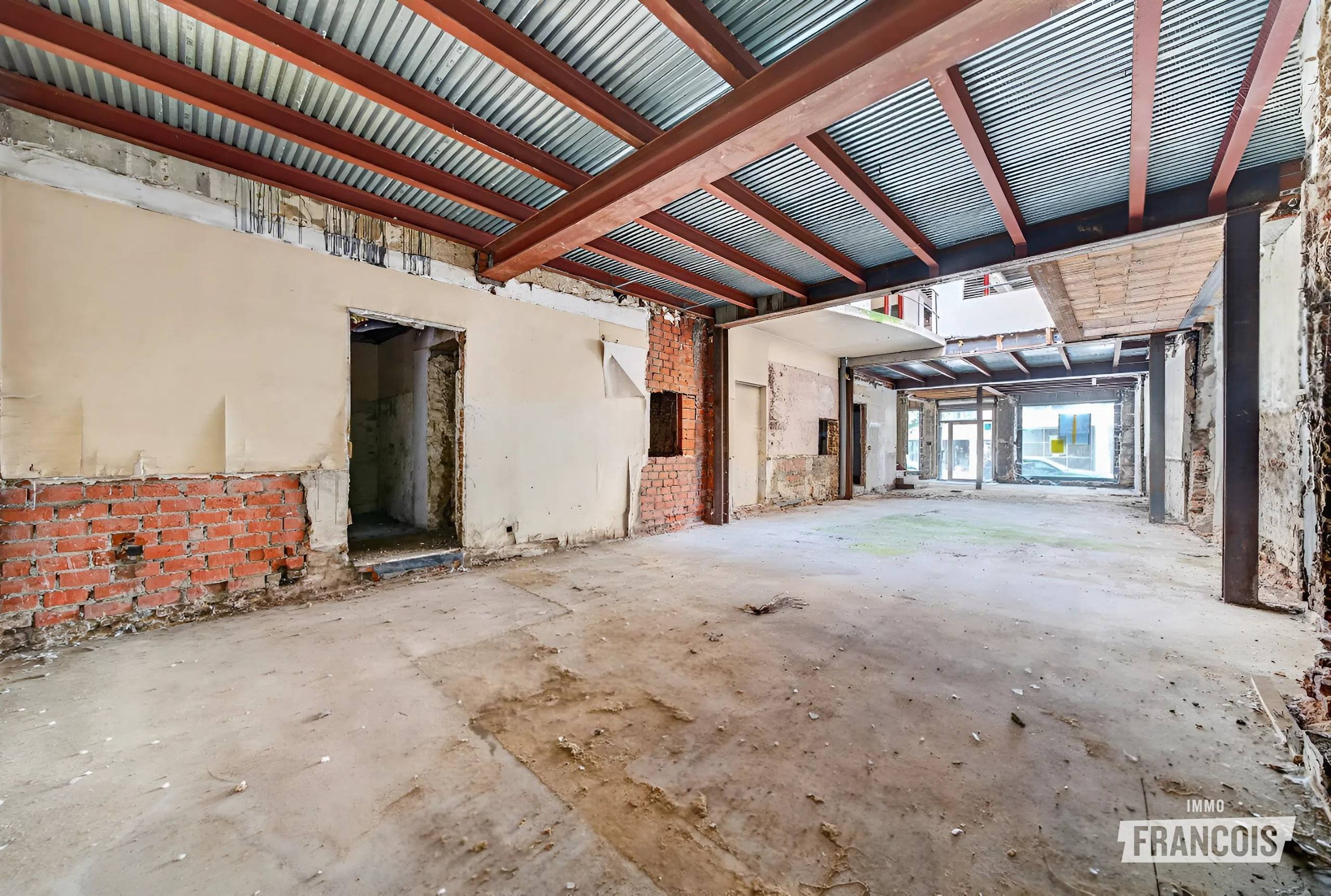 Vergund renovatieproject in een karaktervol 17de-eeuws herenhuis aan de Grote Markt van Kortrijk - foto 4