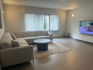 In de charmante Balsamierenstraat te Gent bevindt zich dit instapklare appartement dat comfort, ruimte en een uitstekende ligging...