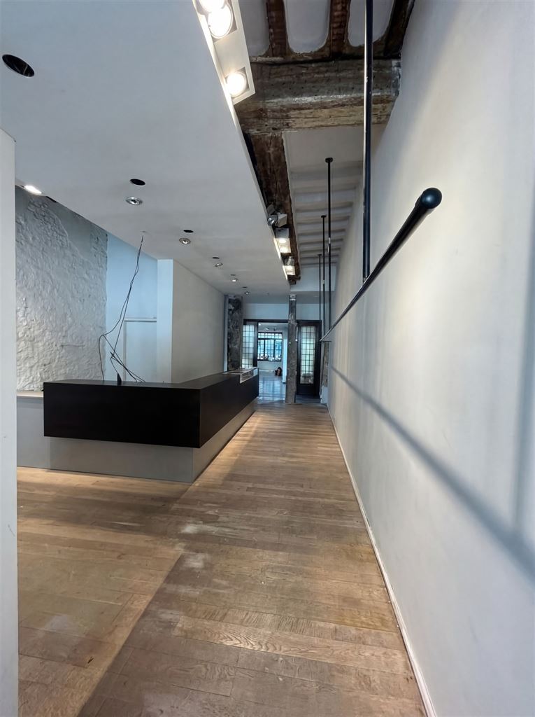 Commercial à louer à Maaseik avec 3 chambres - photo 4