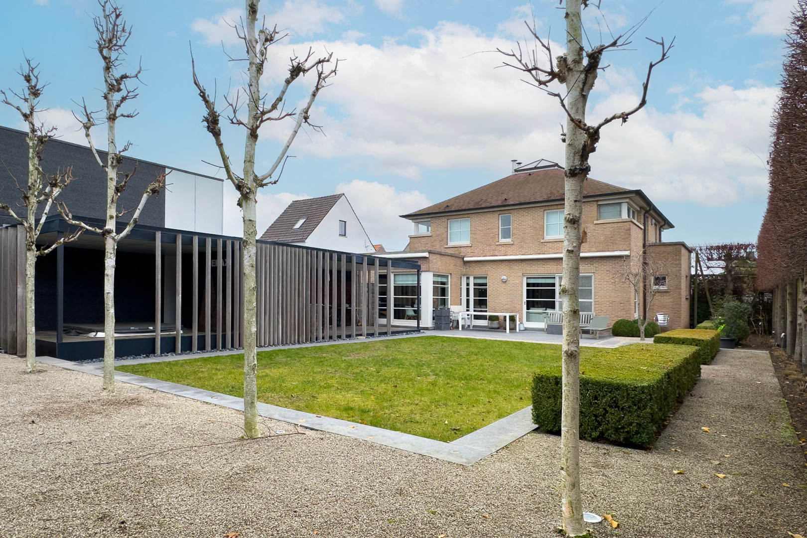 Statige, instapklare, villa te koop op goede ligging nabij Merelbeke centrum. - foto 3