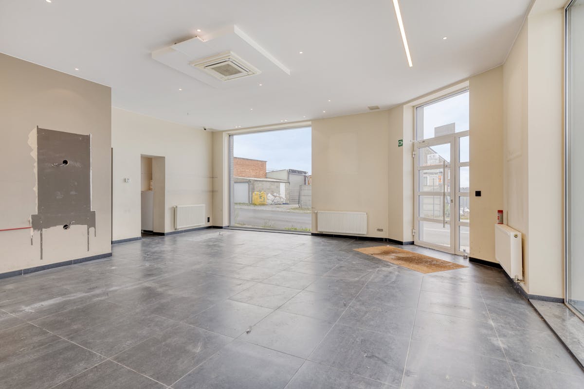 Commercial property for sale in Sint-Pieters-Leeuw - photo 2