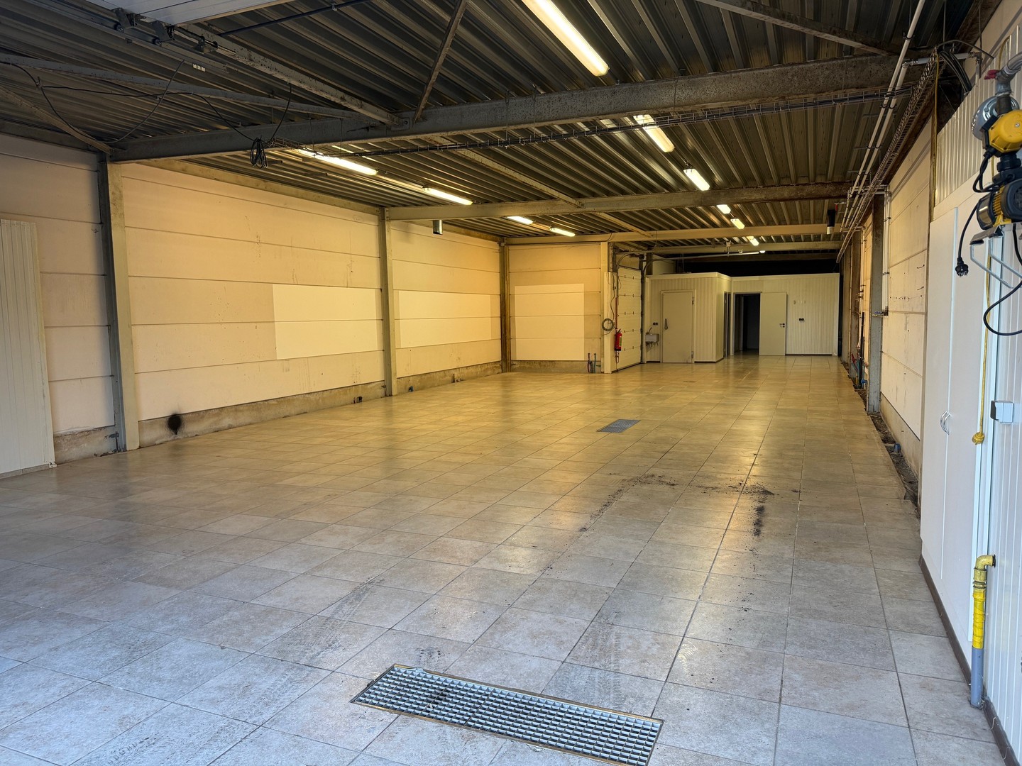 Commercial à louer à Ardooie - photo 4