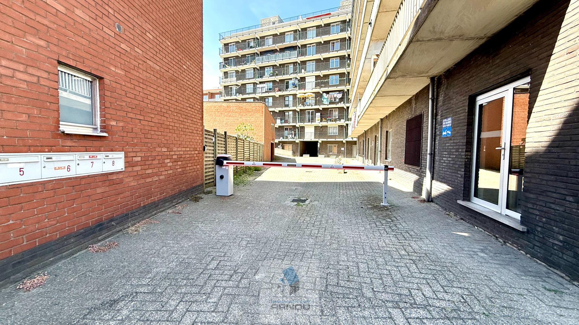 Ruime dubbele garagebox in het centrum Deinze – ca. 30 vkm - foto 5