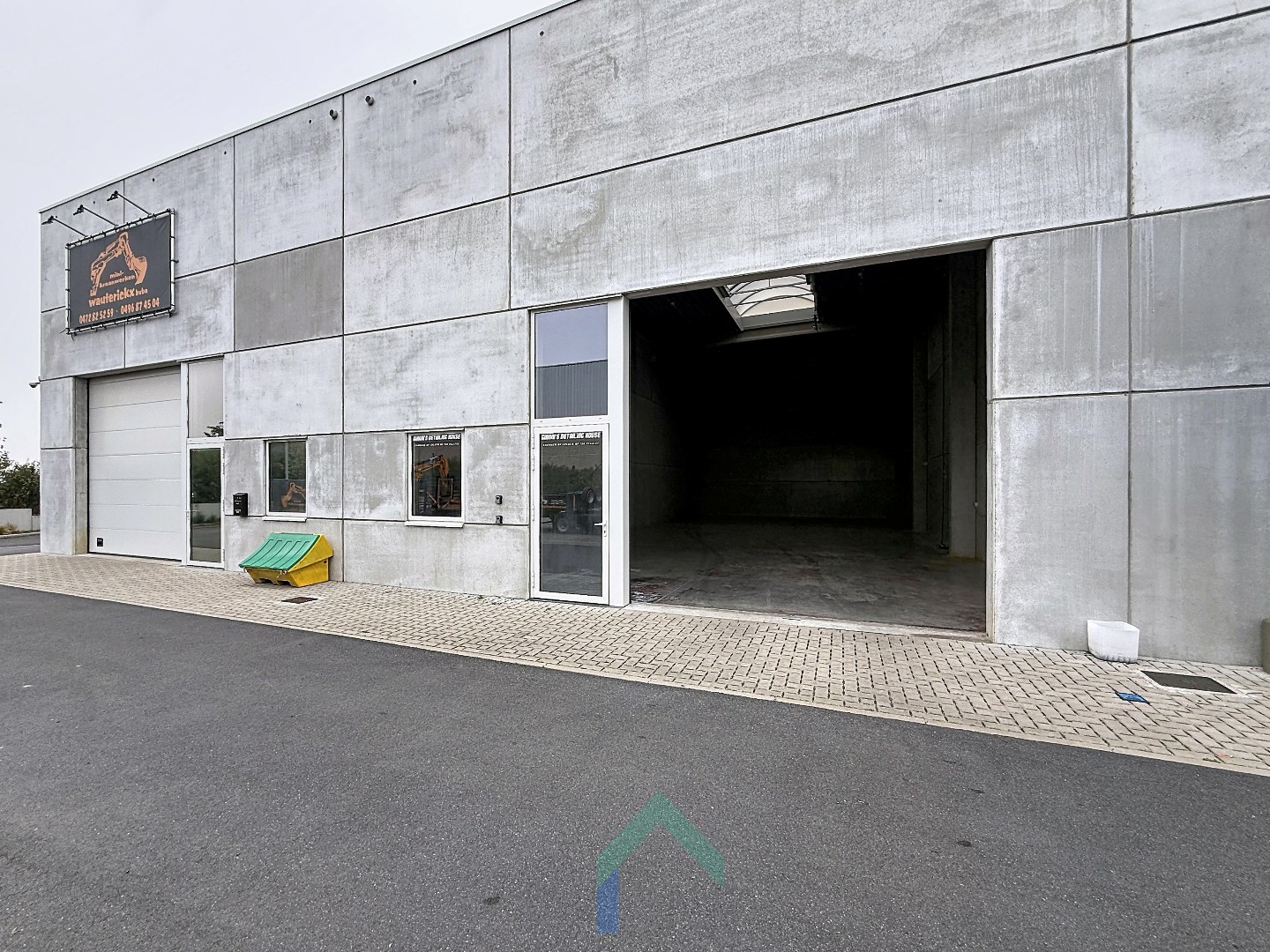 Commercial for rent in Ninove