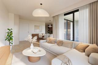 <p>Dit appartement op de tweede verdieping beschikt over een aangename woonoppervlakte van 80 m² en biedt twee comfortabele slaapkamers. Een absolute troef is het privatieve terras van 9 m², waar u in alle rust kunt genieten van een aangenaam buitenmoment.</p><p>Het appartement wordt voorzien van moderne en energiezuinige technieken, waaronder vloerverwarming en zonnepanelen. Ook aan praktische voorzieningen is gedacht: aan de inkom van de residentie wordt een mooie en praktische fietsenstalling voorzien.</p><p>Een bijzonder voordeel is dat u als koper de afwerking en materialen nog naar eigen smaak kunt bepalen. Zo krijgt u de mogelijkheid om uw toekomstige thuis volledig af te stemmen op uw persoonlijke stijl en woonwensen.</p><p>Vanuit de Brugstraat bevinden winkels, scholen, supermarkten, restaurants, cafés en andere dagelijkse voorzieningen zich op korte wandelafstand. Ook wie graag geniet van een gezellig hapje of drankje, vindt in het centrum van Bilzen tal van leuke adresjes in de directe omgeving.</p><p>Bovendien is een aankoop aan 6% btw mogelijk, indien aan de wettelijke voorwaarden wordt voldaan.</p><p>Wenst u meer informatie over residentie ISSA of wilt u graag een bezoek ter plaatse inplannen? Neem dan gerust contact met ons op via info@immonoble.be. Wij helpen u graag verder.</p>