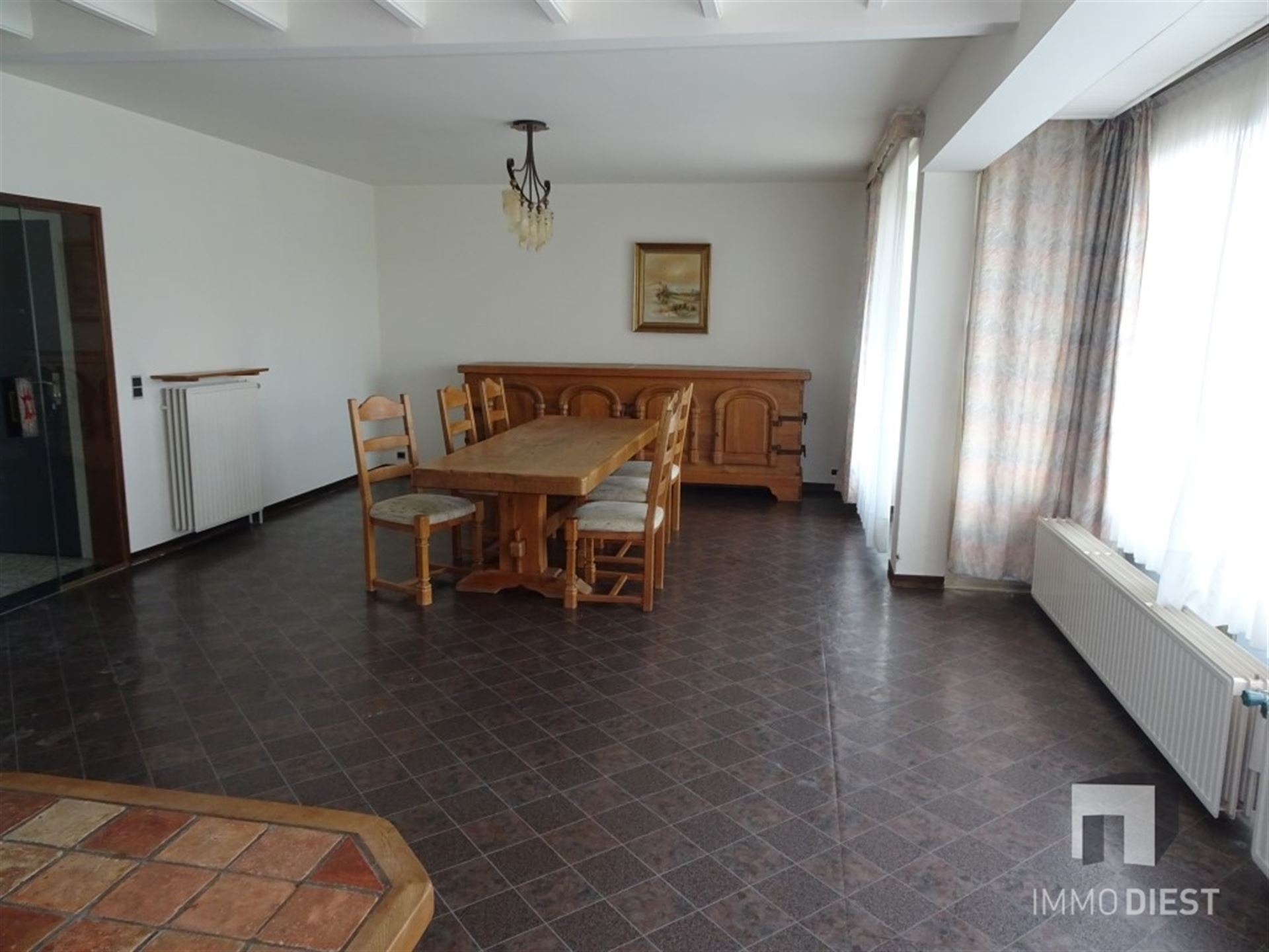 Zeer ruim appartement met 2 slaapkamers - foto 3