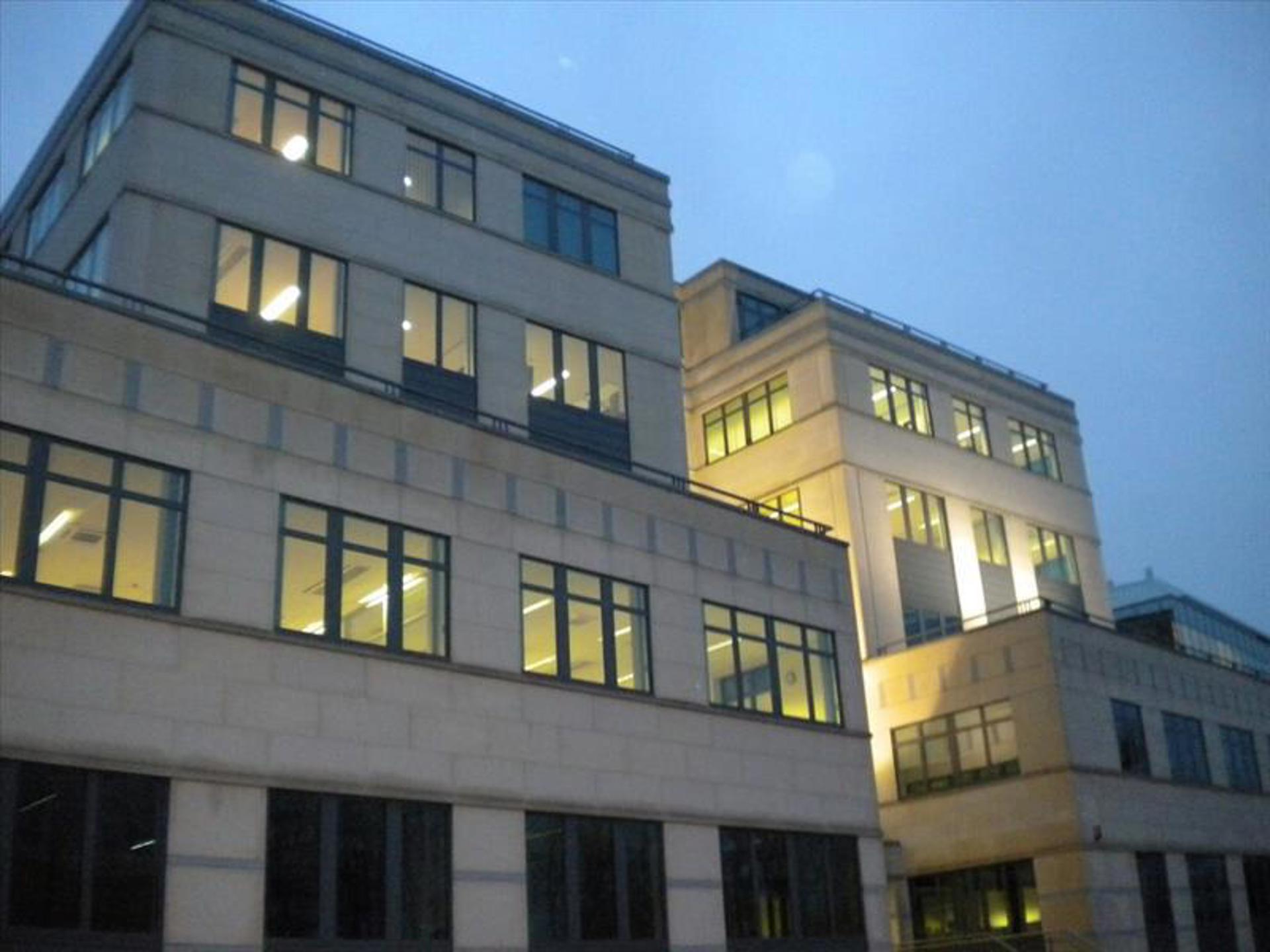 Commercial à louer à Evere - photo 5