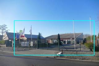 Ruime bungalow met handelspand — instapklaar, multifunctioneel.Handelspand (625 m²)•Grote opslaghal: 500 m² (25 x 20 m).•Inpandig bijkomend...