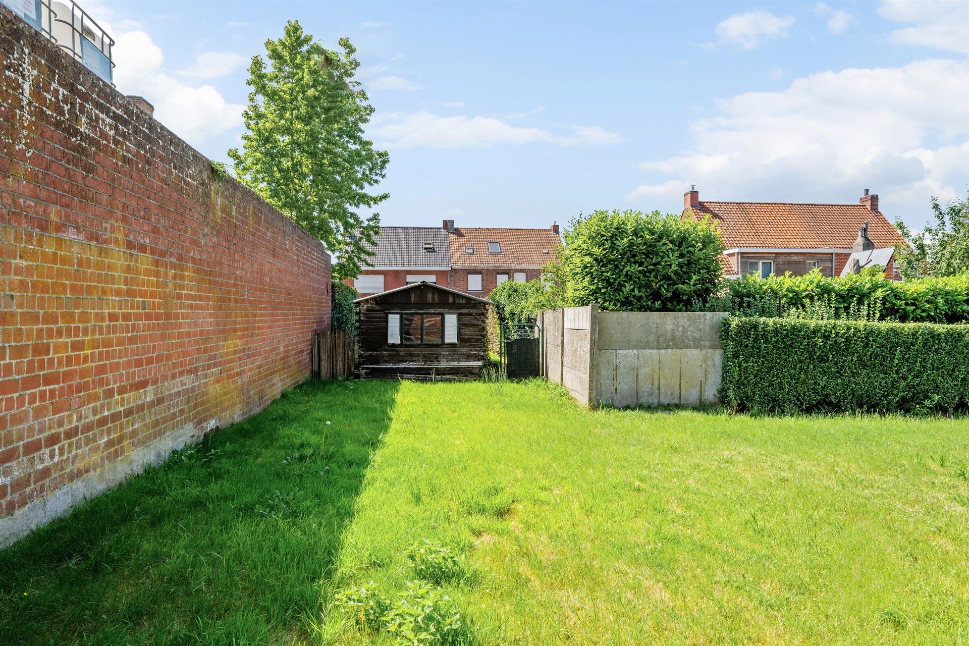 Ruime gezinswoning met 4 slaapkamers en grote tuin! - foto 5