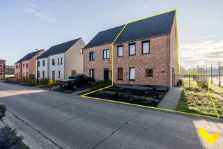 Moderne nieuwbouwwoning in Zittaart-Meerhout.Deze nieuwbouwwoning is gelegen in een rustige straat in Meerhout-Zittaart en wordt onder...