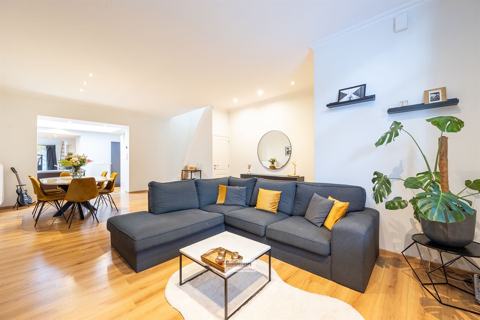 gerenoveerde woning met zij-ingang, 3 slaapkamers en grote tuin - foto 3