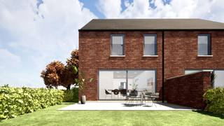 <p>NOG TE BOUWEN: klassevolle kwalitatieve nieuwbouwwoning met TUIN. INDELING: inkomhal, toilet, lichtrijke grote leefruimte met open keuken, handige berging en wasplaats. Op de eerste verdieping komt men via de nachthal in 3 slaapkamers, een badkamer, een berging en een toilet. Handige bergzolder. De prijzen zijn exclusief btw/registratierechten en exclusief kosten voor een afgewerkte woning (exclusief keuken). INFO: IMMO BEGUIN: Guido 0475/703610 of guido@immobeguin.be.</p>