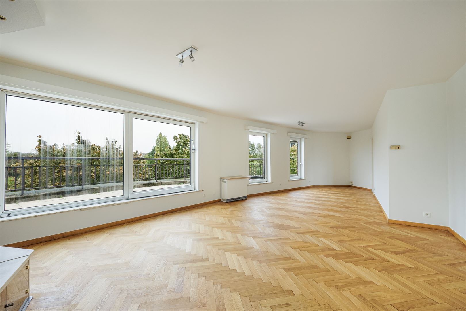 Ruim dakappartement met zonneterras en parking. - foto 4