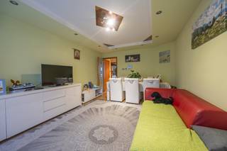 Dit aangename appartement is gelegen op het gelijkvloers en biedt daardoor een uitstekende toegankelijkheid. Het maakt deel uit van een...