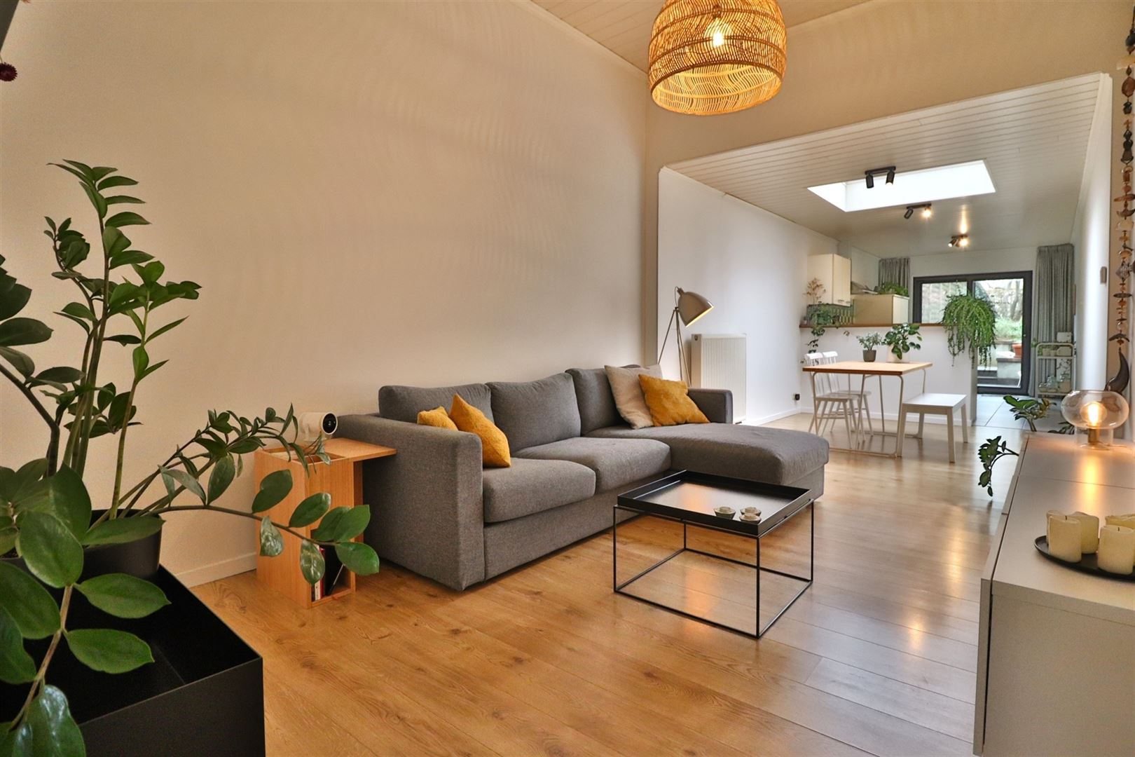 Leuke stadswoning met tuin en uitweg - foto 2