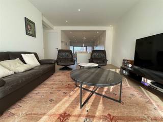 Uitzonderlijk instapklaar appartement met topafwerking in het rustige DenderbelleIn een kleinschalige, recente residentie op de eerste verdieping...