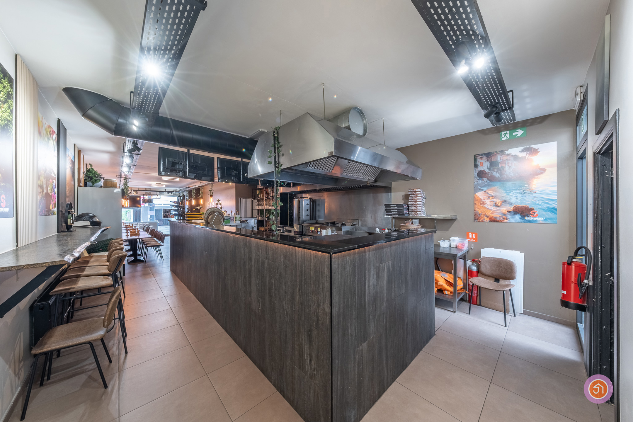Handelszaak met appartement op toplocatie - foto 4