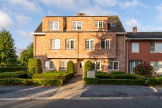 In het centrum van Hoogstraten maar toch rustig gelegen. Een gelijkvloers appartement met tuin, garage en staanplaats. Deze combinatie wordt...