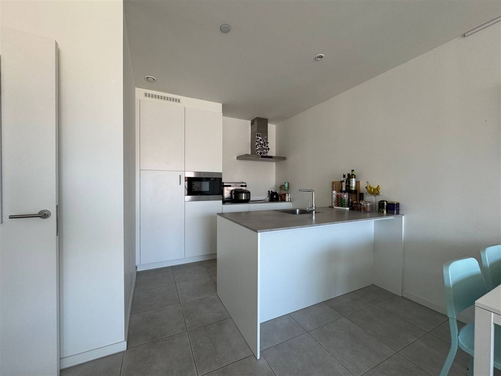 Gemeubeld 1 slaapkamer appartement op toplocatie in de nieuwe Antwerp Tower! - foto 4