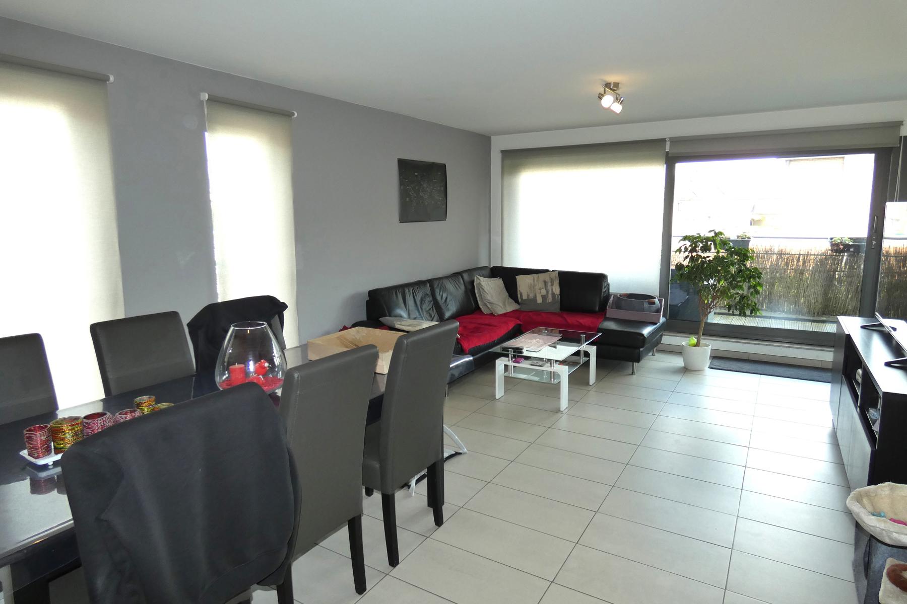 Ruim 2-slaapkamer appartement met terras en garage - foto 4