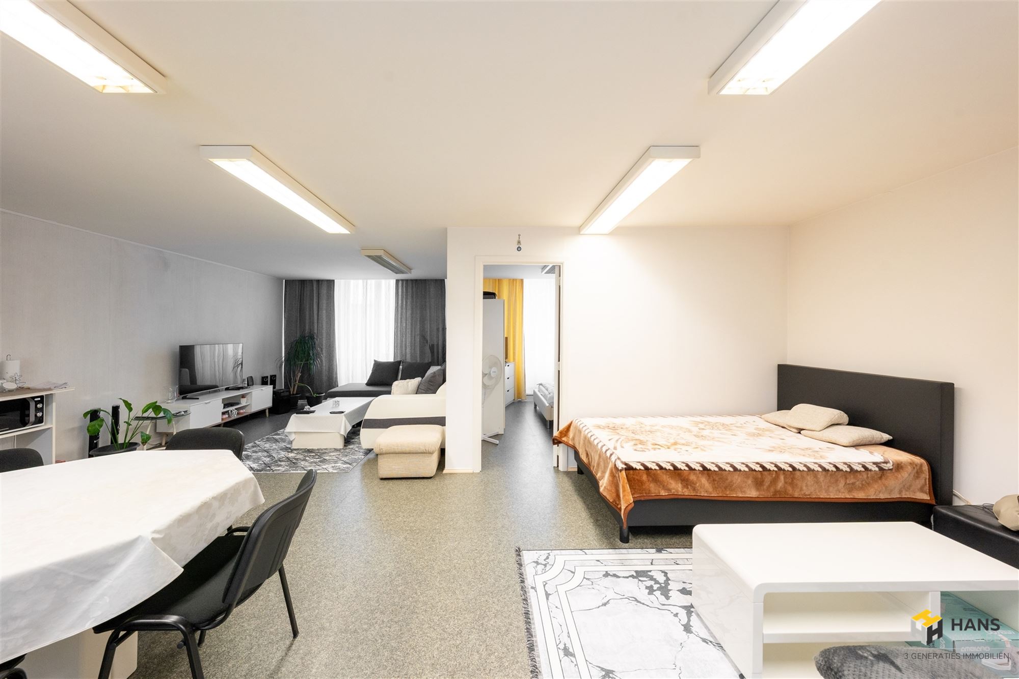 Opbrengsteigendom (232 m²) bestaande uit 4 kamers en 1 appartement  in Deurne - foto 2