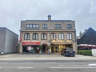 2 Slaapkamer appartement met terras (ca. 20m²) op de eerste verdieping in het centrum van St Job In't Goor. Lichtrijke woonkamer (ca. 44m²)...