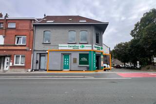 Dit ruime pand bevindt zich in het hart van Dworp, een deelgemeente van Beersel. Dankzij de centrale ligging geniet het pand van...