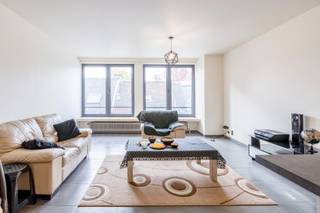 Dit 1-slaapkamerappartement bevindt zich op de derde verdieping van een appartementsgebouw met lift, gelegen in een zijstraat van de...