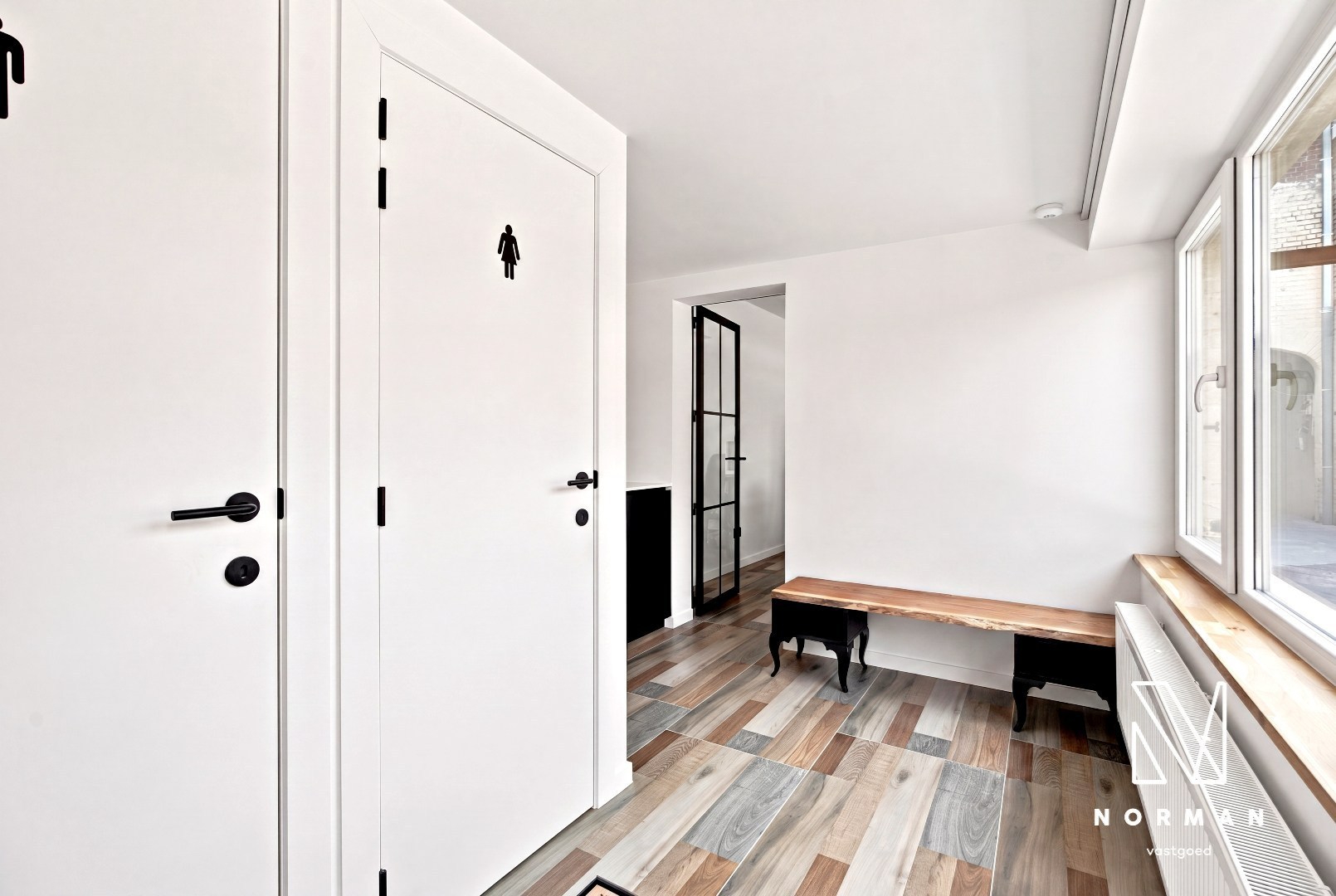 Multifunctioneel gebouw (burelen + magazijn + appartement) op commerciële ligging te Kortrijk - foto 4