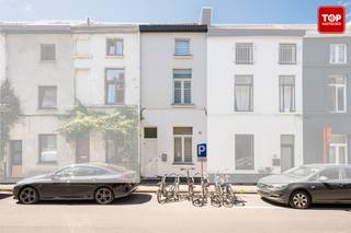 Deze woning ligt in een rustige straat, midden in een buurt in volle ontwikkeling, vlak bij het vernieuwde Tondelierproject en op een steenworp...
