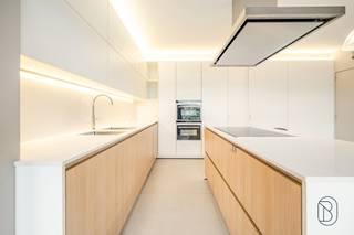 Te koop: instapklare villa met 4 slaapkamers, zonnige tuin en 34 zonnepanelen in DeerlijkIn Deerlijk, centraal gelegen met vlotte verbinding naar het...