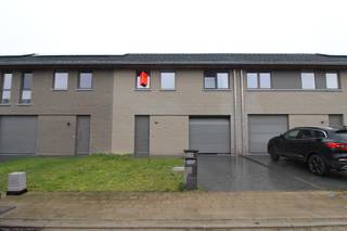 Energiezuinige nieuwbouwwoning te huur gelegen langs de Bolle Akkerweg op de Tassche te Roeselare.Deze woning beschikt over alle nodige hedendaagse...