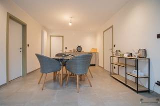 Maison de plain-pied avec min. 3 chambres à coucher et espace commercial sur 563 m² à Pulderbos. Cette maison de plain-pied étonnamment spacieuse...