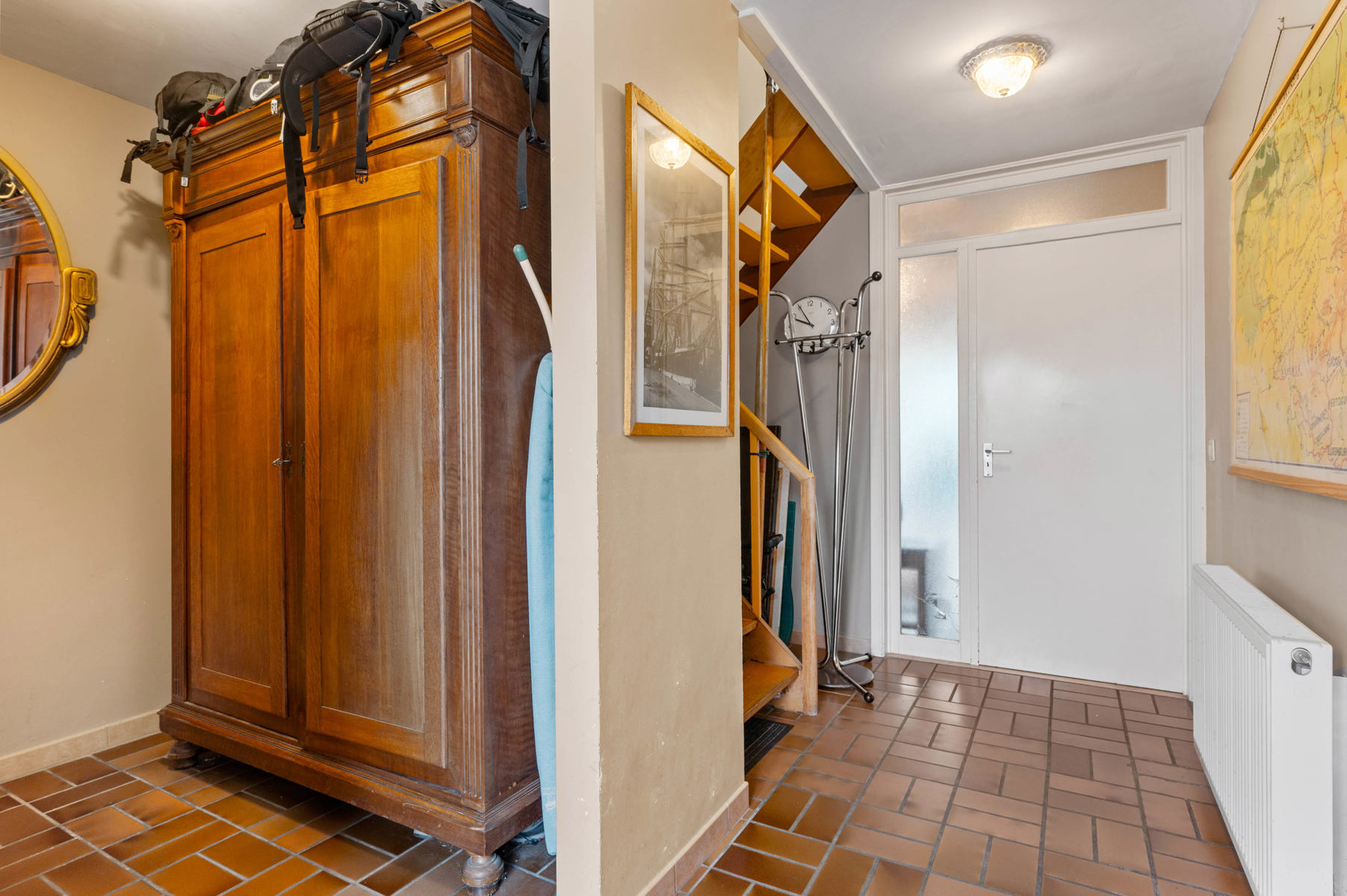 Gezinswoning met garage, oprit & tuin zeer rustig gelegen - foto 4