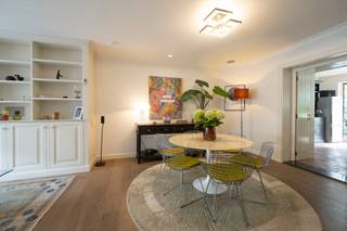 Instelprijs vanaf 595.000 Euro, ieder bod vanaf de instelprijs wordt zorgvuldig overwogen.Deze woning met een gevel breedte van 8,5 meter is centraal...