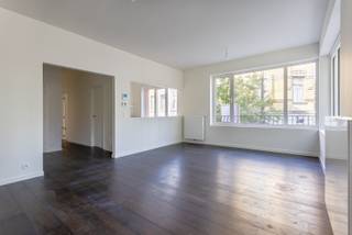 In een volledig gerenoveerd gebouw aan de Gitschotellei 203 bevindt zich dit instapklare appartement op de eerste verdieping. Met een oppervlakte...