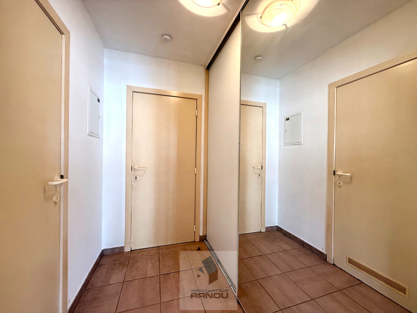 Appartement met 1 slaapkamer en parking  in het centrum - foto 2