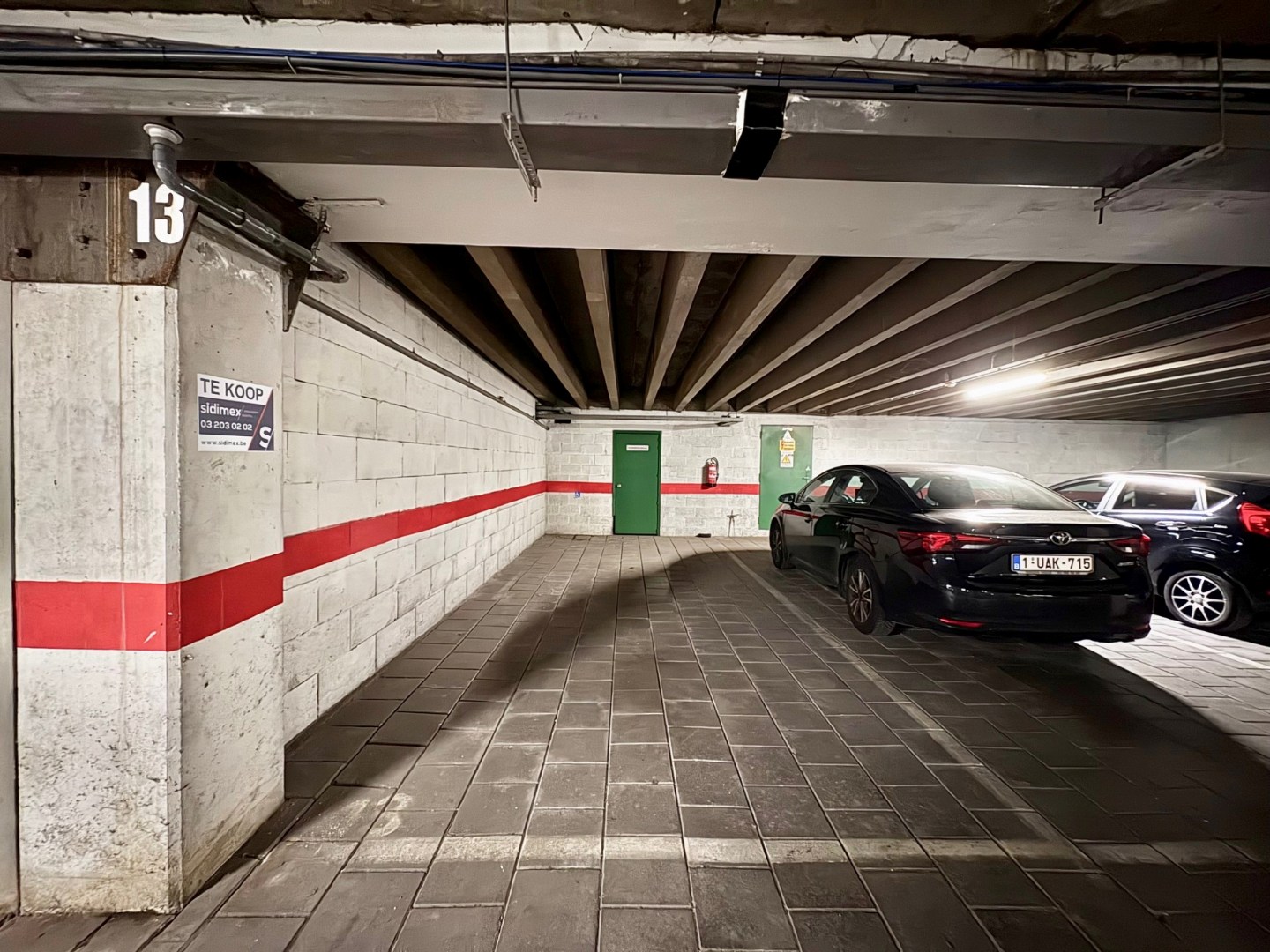 Extra lange staanplaats op goede locatie - foto 1