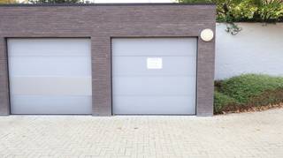 Deze garage is gelegen in het centrum van Beveren (Roeselare), bij residentie Aloïs, en is toegankelijk via de Katteweg.De garage is voorzien van...