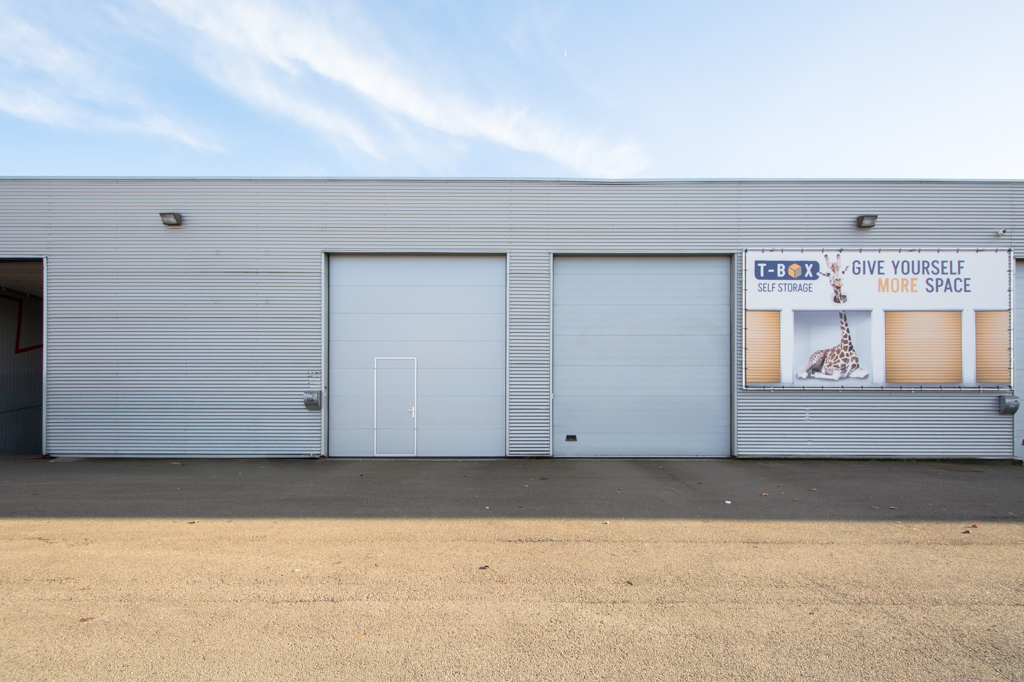 Magazijn van 1.200m² in industriepark "De Bruwaan" te Oudenaarde - foto 1